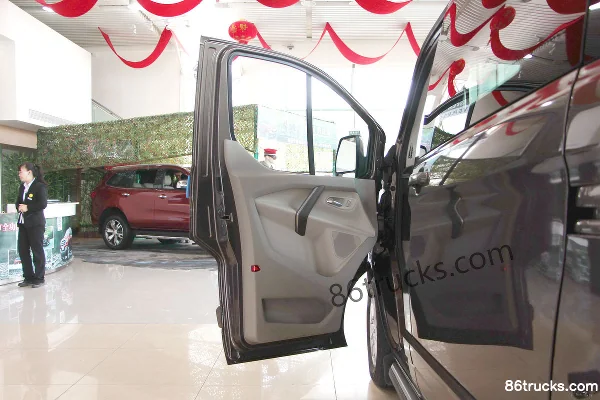 Ford Tourneo Titanium Elite Auto 203hp 2.0T panel van Cab (1) | 86Trucks