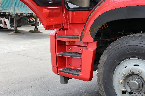 Sinotruk Howo Han J7B heavy truck 380 hp 6X4(10 wheels) dangerous goods tractor truck Cab (2) | 86Trucks