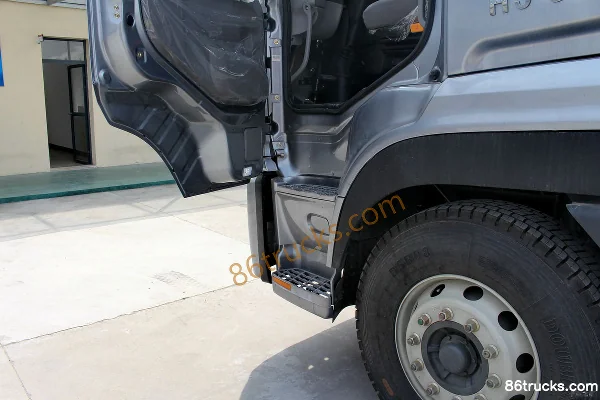 Sinotruk MAN camion lourd 340 ch 4X2(6 roues) tracteur routier Cabine (1) | 86Trucks