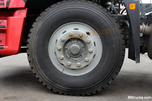 Sinotruk Howo Han J7B heavy truck 380 hp 6X4(10 wheels) dangerous goods tractor truck Chassis (3) | 86Trucks