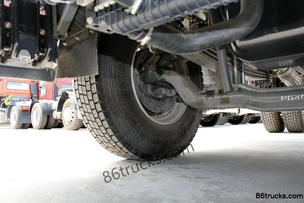 Sinotruk MAN camion lourd 340 ch 4X2(6 roues) tracteur routier Châssis (3) | 86Trucks
