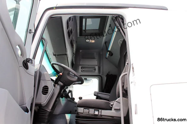 Mercedes-Benz Actros Heavy Truck 440 hp 6X2R Tractor Truck (Model 2644E5) Cab (3) | 86Trucks