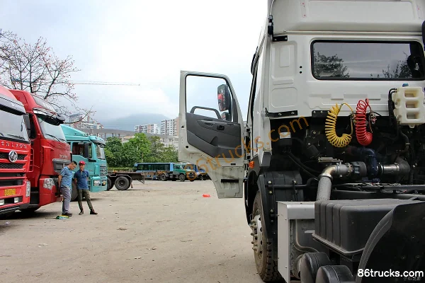 XCMG Qilong K série camion lourd 300 ch 4X2(6 roues) tracteur routier Cabine (3) | 86Trucks