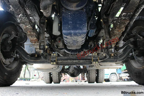 XCMG Qilong K série camion lourd 300 ch 4X2(6 roues) tracteur routier Châssis (1) | 86Trucks