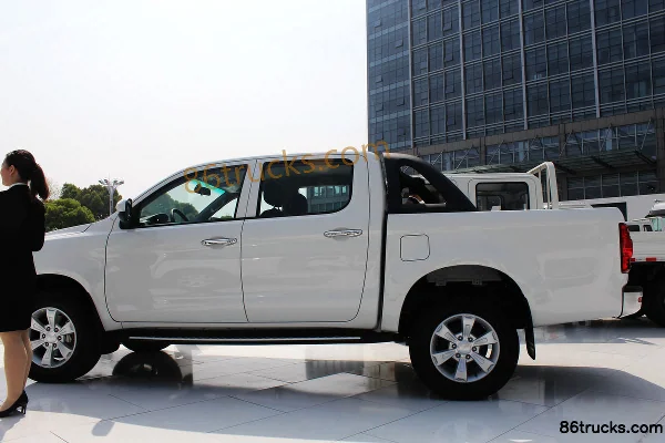 JAC T6 4WD 2.0T diesel pickup truck Cab (3) | 86Trucks