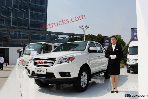 JAC T6 4WD 2.0T diesel pickup truck Cab (2) | 86Trucks