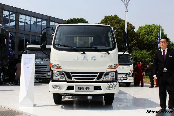 JAC JUNLING V3 152 ch 4X2(6 roues) 3.905 m camion léger plateau cabine avancée Extérieur (2) | 86Trucks
