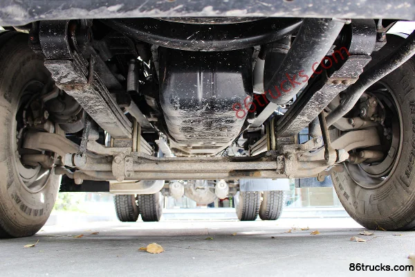 Sichuan Hyundai Chuanghu XCIENT P360 heavy truck lightweight 360hp 4X2(6 wheels) tractor truck Chassis (1) | 86Trucks