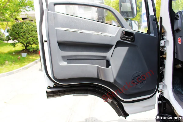 Sichuan Hyundai Ruive 115 ch 4X2(6 roues) camion léger fourgon 4,18 m Cabine (2) | 86Trucks
