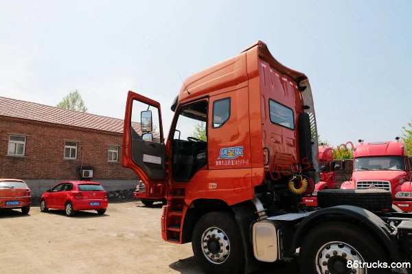 Dongfeng Liuqi Chenglong M7 Heavy Truck Wealth Creator 400hp 6X2(8 wheels) Tractor Truck Cab (1) | 86Trucks