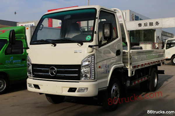 Kama Jinyunka 87 hp 4X2(6 wheels) 4.04m single-row flatbed light truck Exterior (3) | 86Trucks