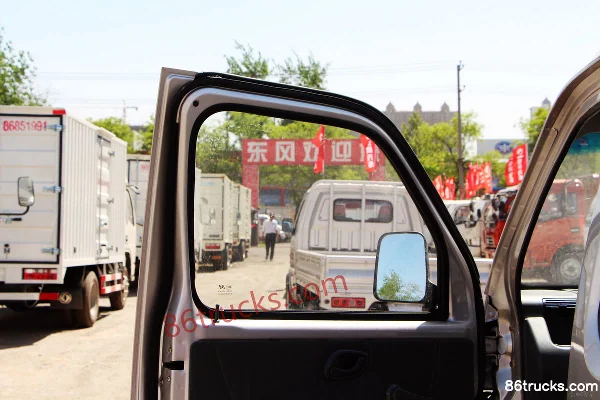 Dongfeng T3 (formerly Xiaobawang W) 87hp 4X2(6 wheels) 2.2m Double Row Flatbed Mini Truck Cab (2) | 86Trucks