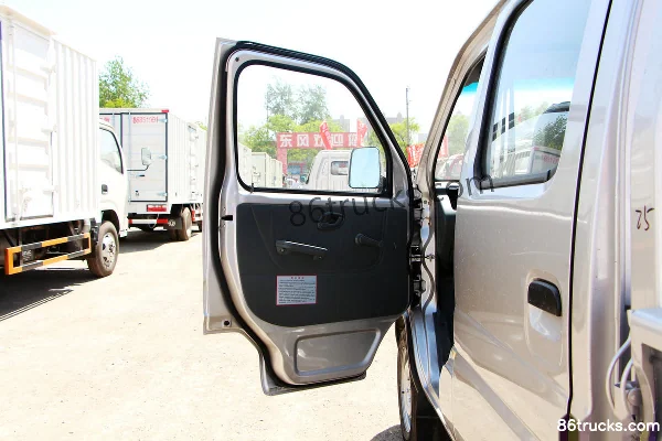 Dongfeng T3 (formerly Xiaobawang W) 87hp 4X2(6 wheels) 2.2m Double Row Flatbed Mini Truck Cab (1) | 86Trucks