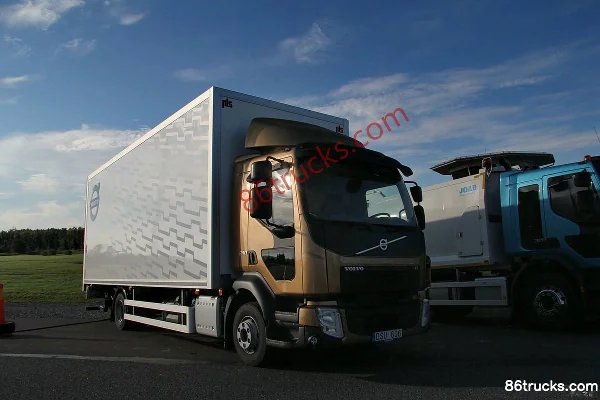 Volvo Volvo FL medium truck Cargo Trucks