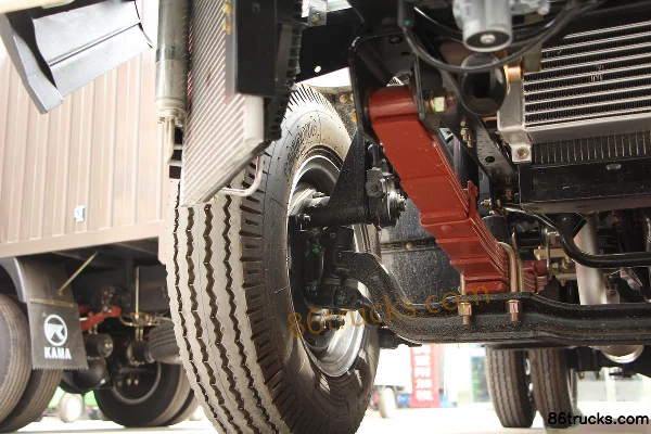 Kama Kaijie 113 hp 4X2(6 wheels) 4.2m Single Row Flatbed Light Truck Chassis (2) | 86Trucks