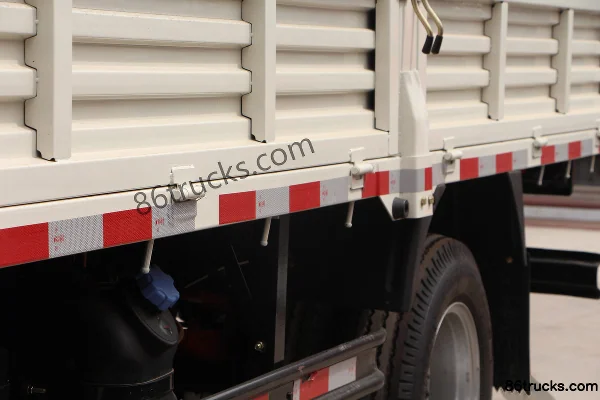 Kama Kaijie 113 hp 4X2(6 wheels) 4.2m Single Row Flatbed Light Truck Body (3) | 86Trucks