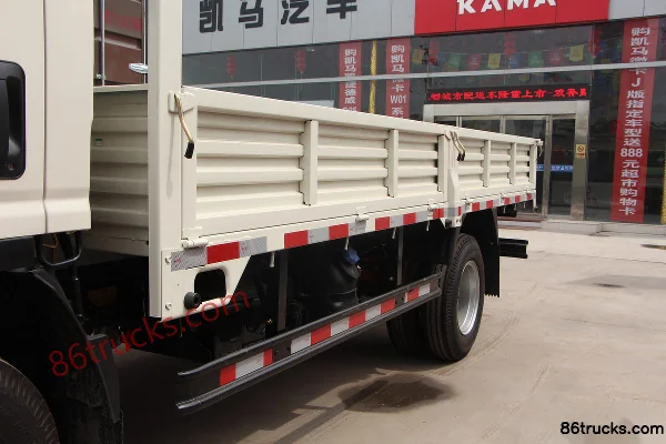 Kama Kaijie 113 hp 4X2(6 wheels) 4.2m Single Row Flatbed Light Truck Body (1) | 86Trucks