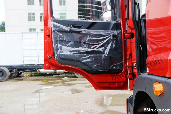 Dongfeng (Yuanchuangpu) Medium Truck 160 hp 4X2(6 wheels) 5700mm wheelbase cargo truck chassis (Yuchai) Cab (2) | 86Trucks