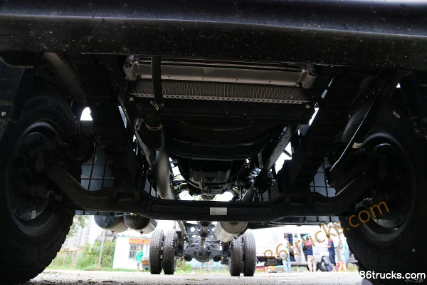 Dongfeng (Yuanchuangpu) Medium Truck 160 hp 4X2(6 wheels) 5700mm wheelbase cargo truck chassis (Yuchai) (2) | 86Trucks
