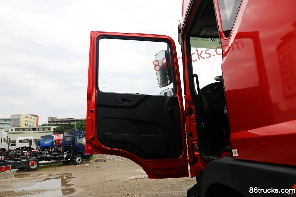 Dongfeng Chuangpu Heavy Truck 220 hp 6X2(8 wheels) Cargo Truck Chassis Cab (1) | 86Trucks