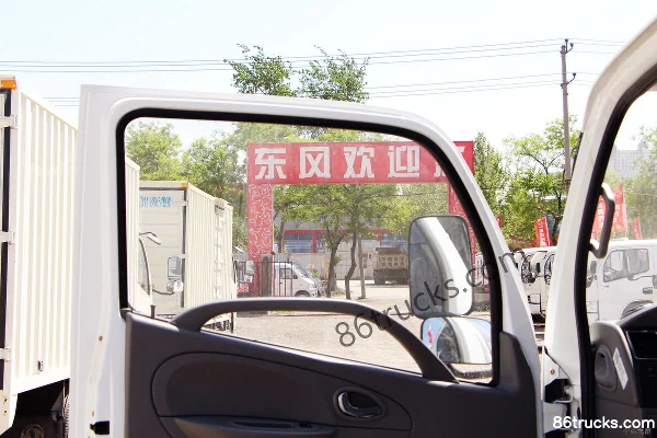 Dongfeng Duolika D5 2018 88hp 4X2(6 wheels) 2.4m double-row flatbed light truck Cab (2) | 86Trucks