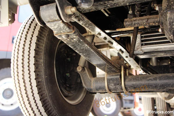 Dongfeng 103 hp 4X2(6 wheels) 2.1m double-row flatbed mini truck Chassis (2) | 86Trucks
