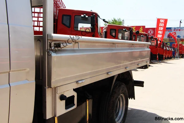 Dongfeng 103 hp 4X2(6 wheels) 2.1m double-row flatbed mini truck Body (1) | 86Trucks