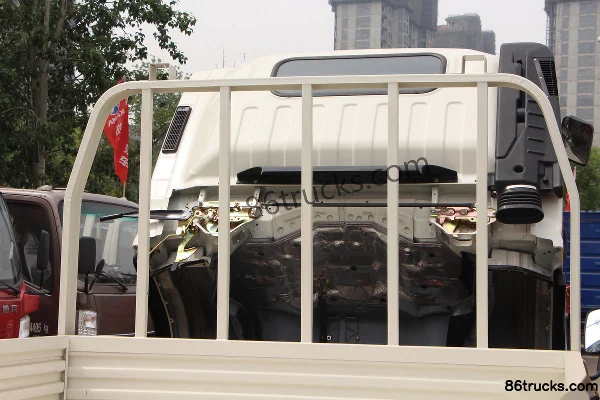 Kama Kaijie M3 113 hp 4X2(6 wheels) 4.2m single-row flatbed light truck Body (3) | 86Trucks