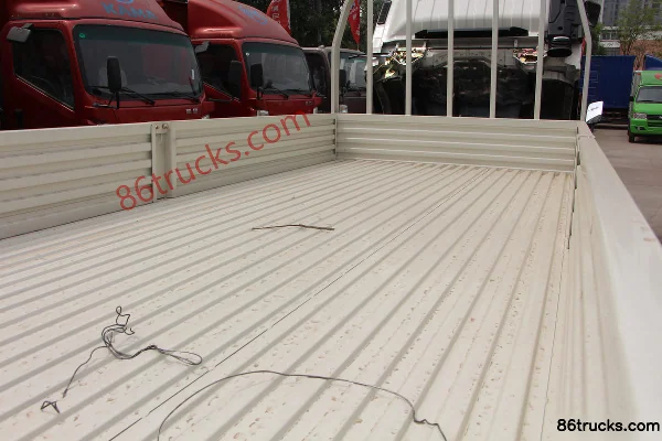 Kama Kaijie M3 113 hp 4X2(6 wheels) 4.2m single-row flatbed light truck Body (2) | 86Trucks