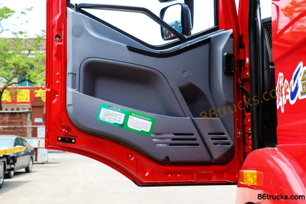 FAW Liute Jinlu Heavy Truck 260 hp 6X2(8 wheels) 9.6m Flatbed Cargo Truck Cab (3) | 86Trucks