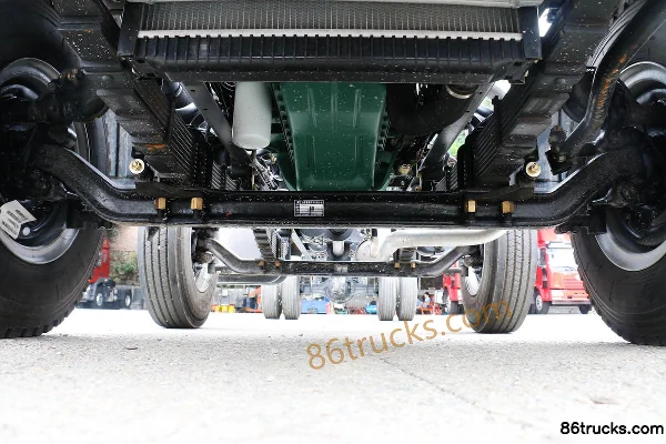 FAW Liute Jinlu Heavy Truck 260 hp 6X2(8 wheels) 9.6m Flatbed Cargo Truck Chassis (1) | 86Trucks