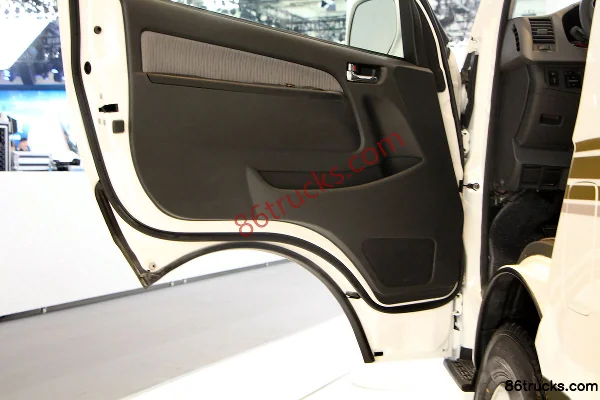 Jinbei Hiace L 2.7L 150 hp Flagship Type 18-Seat Enclosed Van Cab (3) | 86Trucks