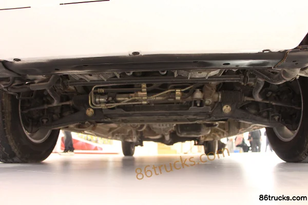 Jinbei Hiace L 2.7L 150 hp Flagship Type 18-Seat Enclosed Van Chassis (1) | 86Trucks
