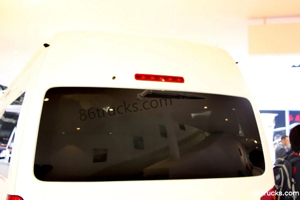 Jinbei Hiace L 2.7L 150 hp Flagship Type 18-Seat Enclosed Van Cargo Box (2) | 86Trucks