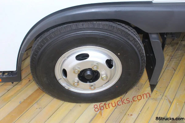 JAC Junling V5 152hp 4X2(6 wheels) 3.85m one-and-a-half-row flatbed light truck Chassis (3) | 86Trucks