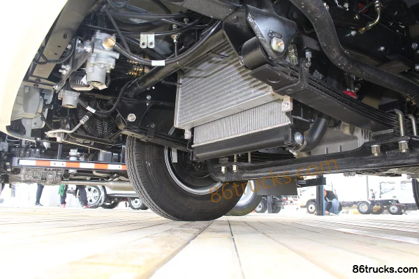 JAC Junling V5 152hp 4X2(6 wheels) 3.85m one-and-a-half-row flatbed light truck Chassis (2) | 86Trucks