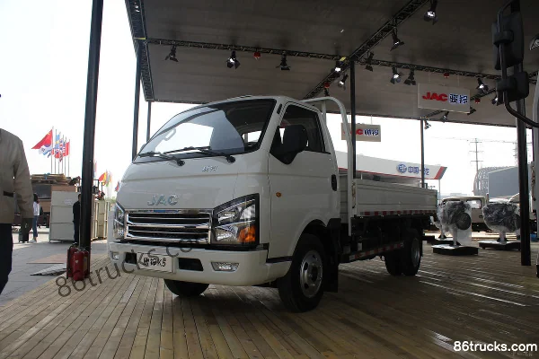 JAC Kangling K5 120 hp 4X2(6 wheels) single-row flatbed light truck (China V) Exterior (3) | 86Trucks