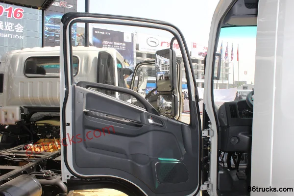JAC Shuailing K340 152 hp 4X2(6 wheels) 3.145 m double-row stake light truck Cab (1) | 86Trucks