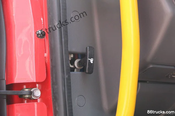 JAC Gallop K3W Heavy Truck Standard Load Edition 310 hp 4X2(6 wheels) Tractor Truck (High Roof) Cab (3) | 86Trucks