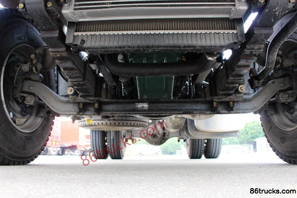 FAW Liute Jinlu Medium Truck 220hp 4X2(6 wheels) Tractor Truck Chassis (1) | 86Trucks