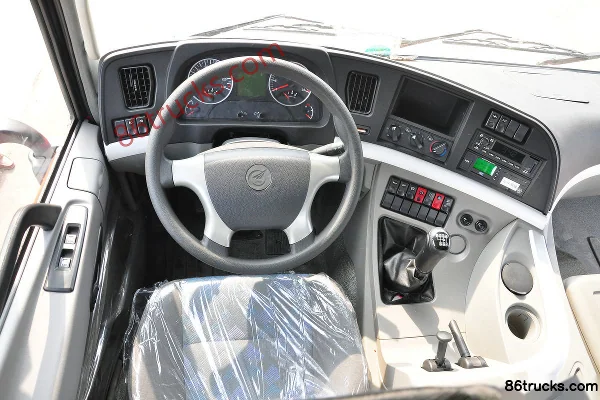 Changzheng Auto Tuji 360 hp 6X4(10 wheels) Tractor Truck Cab (3) | 86Trucks