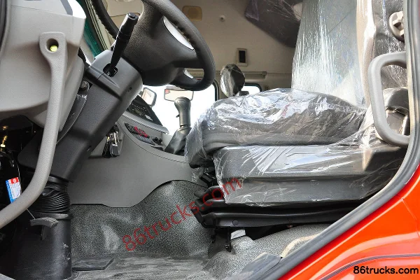 Changzheng Auto Tuji 360 hp 6X4(10 wheels) Tractor Truck Cab (1) | 86Trucks