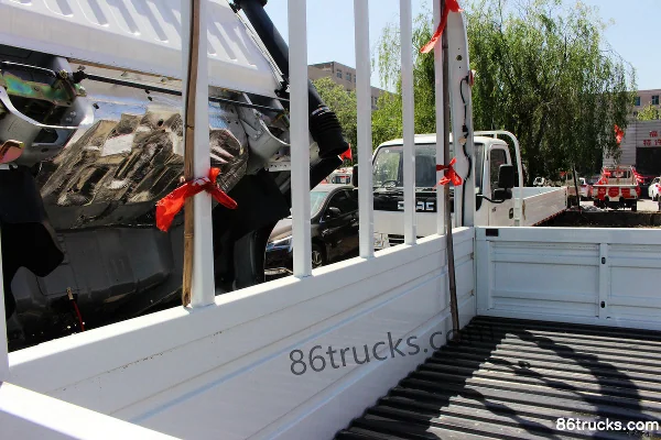 Dongfeng Duolika D6 113 hp 4X2(6 wheels) 4.15m single-row flatbed light truck Body (2) | 86Trucks