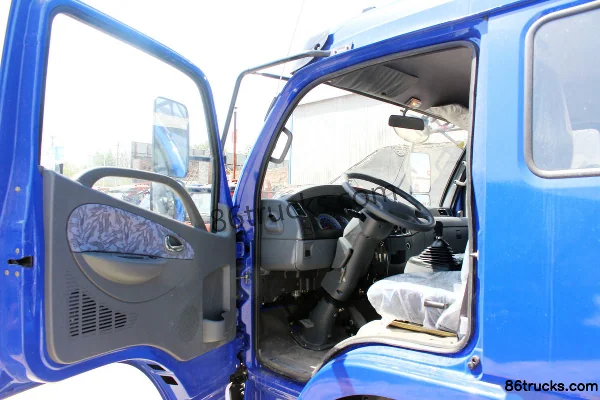 Dongfeng Duolika D7 150 ch 4X2(6 roues) camion léger à ridelles cabine demi-avancée 4,8 m (1) | 86Trucks