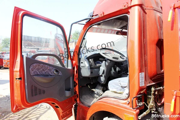 Dongfeng Duolika D6 115hp 4X2(6 wheels) 4.172m single-row stake truck Cab (1) | 86Trucks