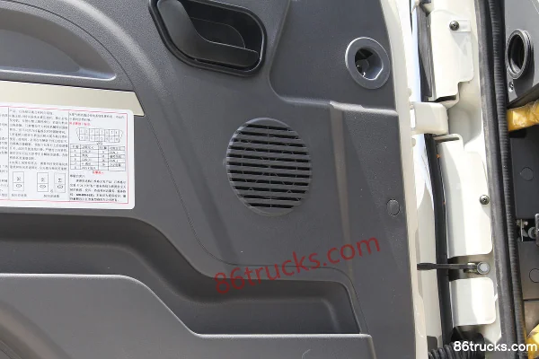 JAC Gallop K3X Heavy Truck 220 hp 6X2(8 wheels) 8.5m Van Cargo Truck Cab (3) | 86Trucks
