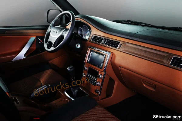 HIGER Longwei Classic Edition 2015 2WD 2.8T Diesel Double Cab Pickup (1) | 86Trucks