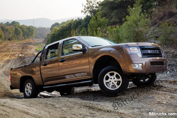 HIGER Longwei Standard Edition 2015 Model 2WD 2.8T Diesel Double Cab Pickup Extérieur (2) | 86Trucks
