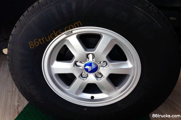 Kama Ruiteng 1028 2015 2.2L Gasoline 2WD Double Cab Pickup Exterior (3) | 86Trucks