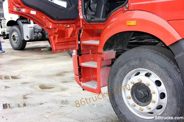 FAW Jiefang J6P tracteur routier LNG 350 ch 6X2(8 roues) version standard Cabine (2) | 86Trucks